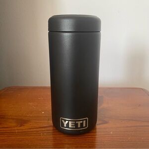 Yeti Rambler slim can insulator - black